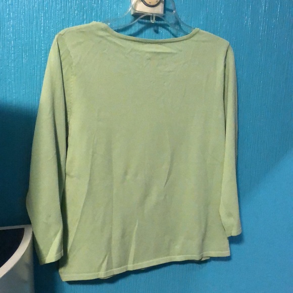 Pink Poodle. Green top with 3/4 sleeves and beaded collar - Picture 4 of 4